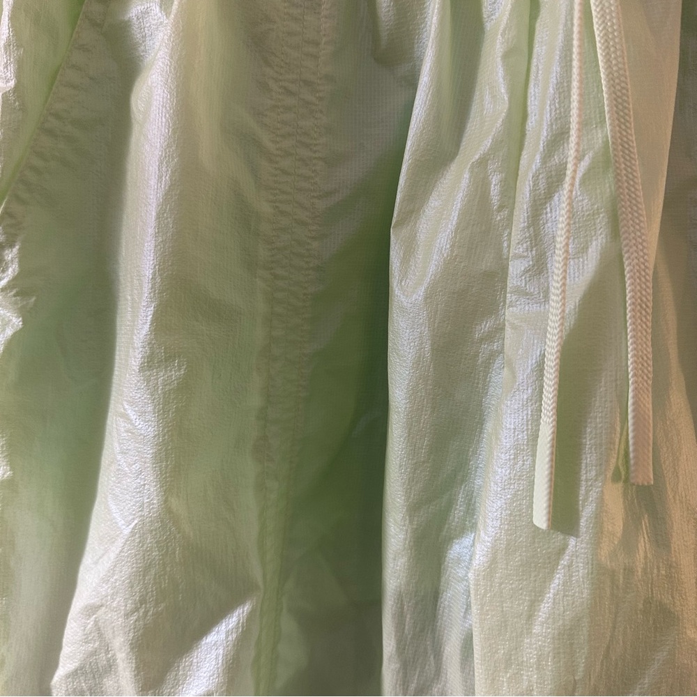 NWOT Fabletics Ripstop sheer Jogger parachute pants in cool mint green - Picture 3 of 11